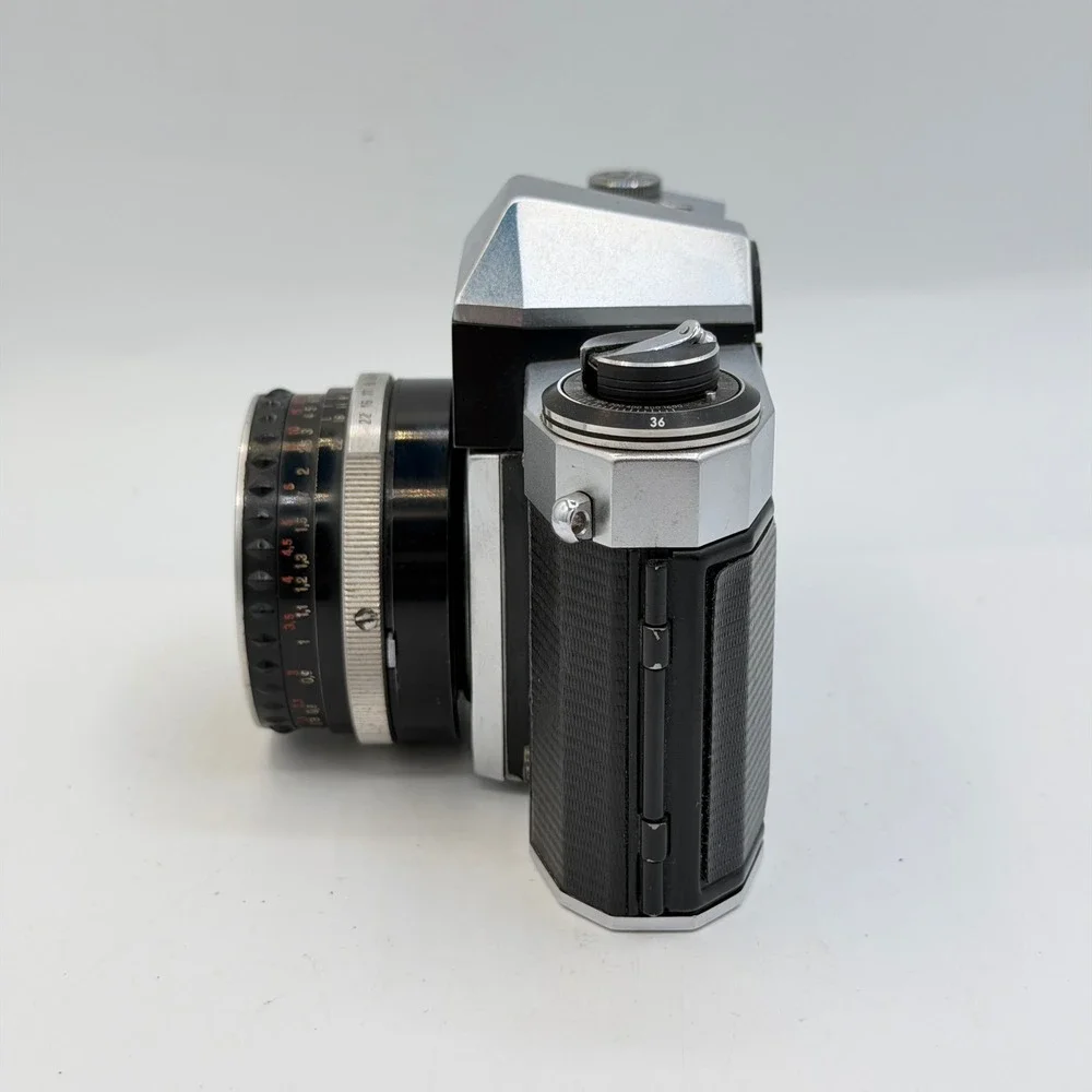 Praktica Nova 35mm SLR Camera with Carl Zeiss Jena Tessar 2.8/50 Lens Vintage